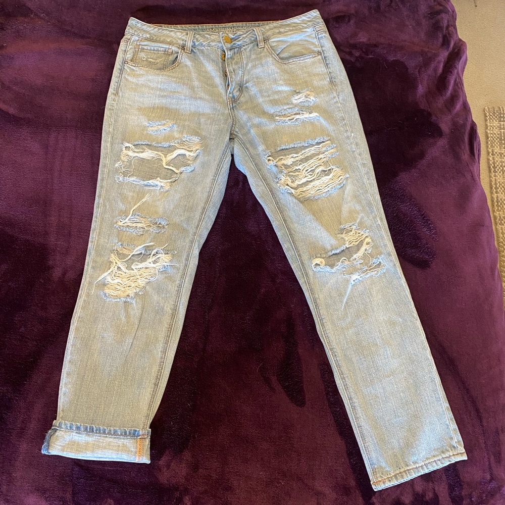Light wash boyfriend jean